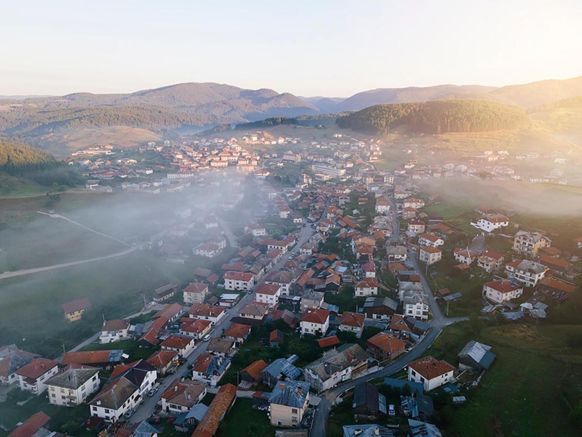 Къща За Гости "Люнгови" Zmeitsa Dış mekan fotoğraf
